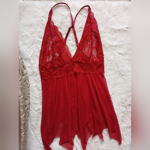 Elegant Red Lace Chemise - Picture 10 of 13